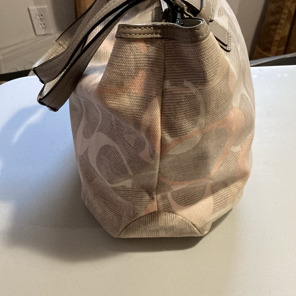 Coach Soho Optic Multicolored Cream Shoulder Bag EXCELLENT CONDITION - Picture 4 of 14